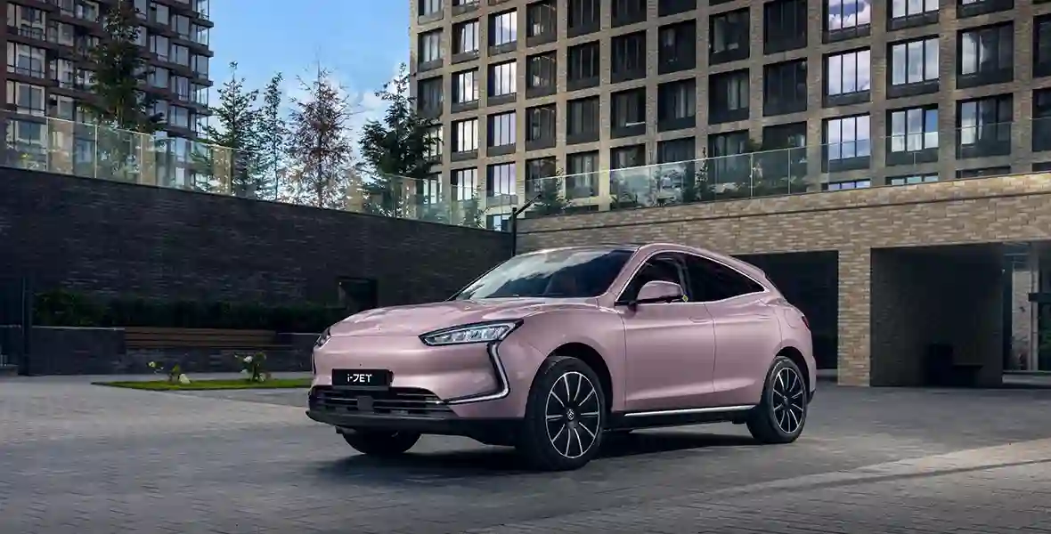 Новость EVOLUTE объявляет о запуске лимитированной партии премиальных кроссоверов EVOLUTE i‑JET в новых трендовых цветах.